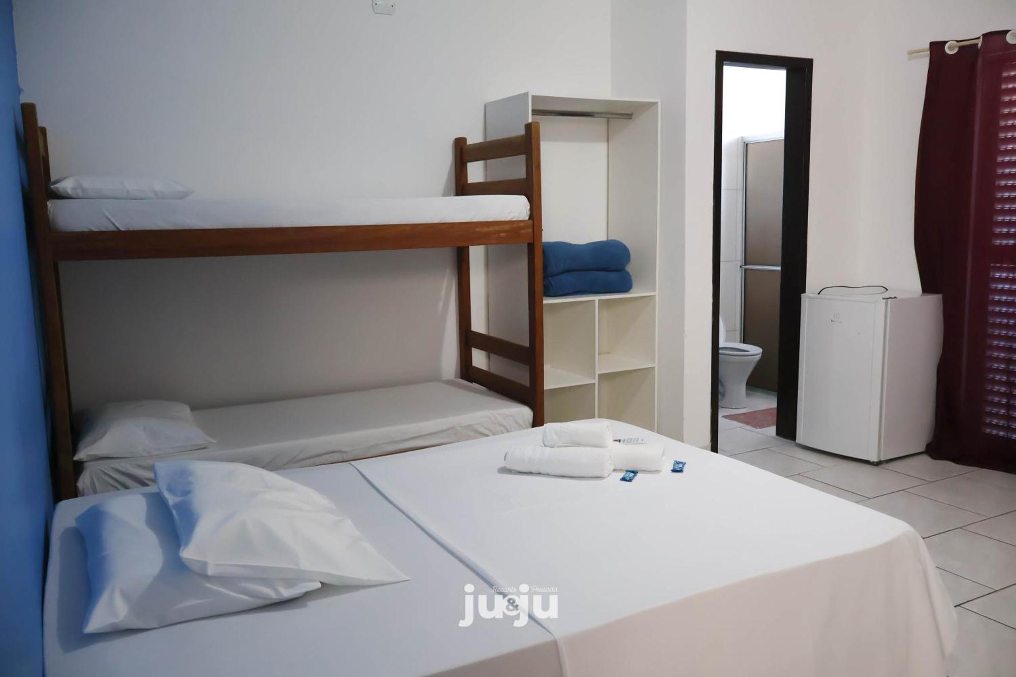 Pousada Ju&Ju A 400 Mts Da Praia Pontal do Parana Ngoại thất bức ảnh