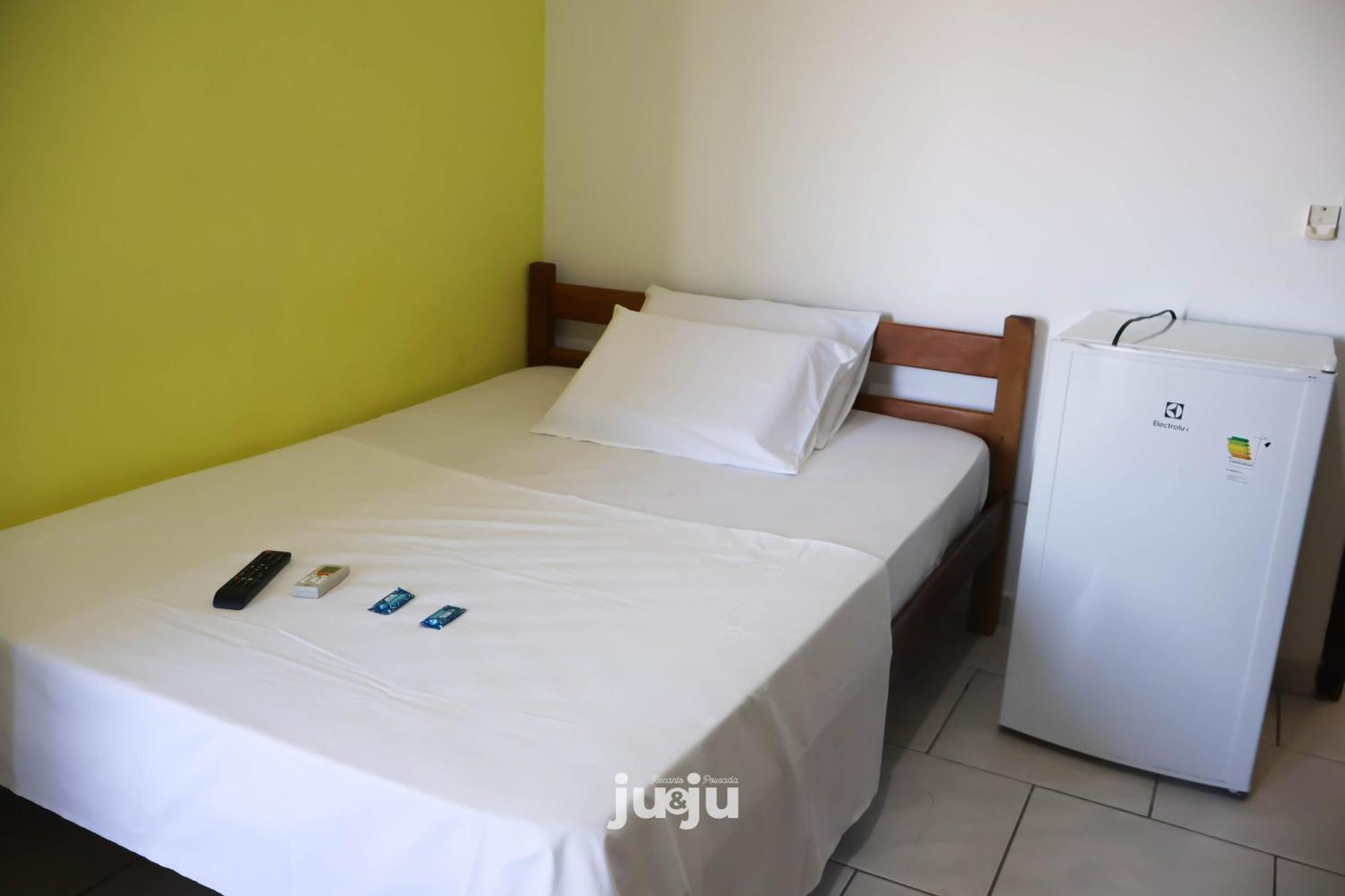 Pousada Ju&Ju A 400 Mts Da Praia Pontal do Parana Ngoại thất bức ảnh